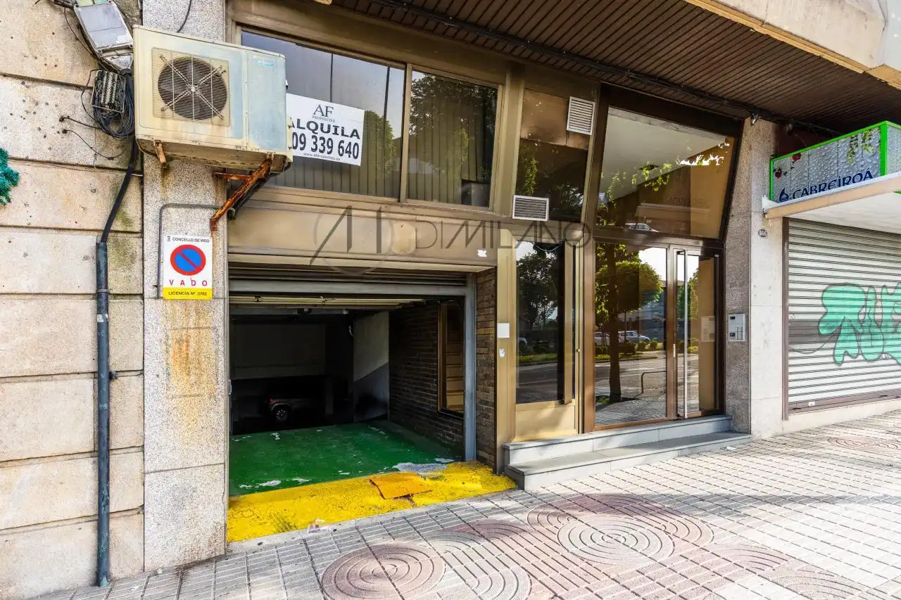 Vista exterior de Pis en venda en Vigo  amb Calefacció, Parquet i Terrassa