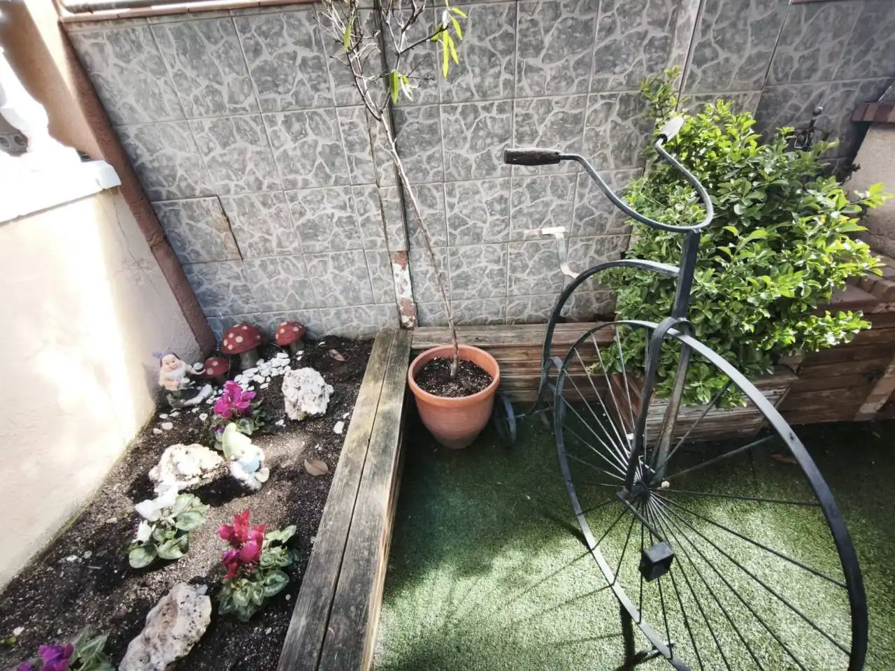 Jardín de Casa o chalet en venta en Santa Coloma de Gramenet con Aire acondicionado, Jardín privado y Parquet