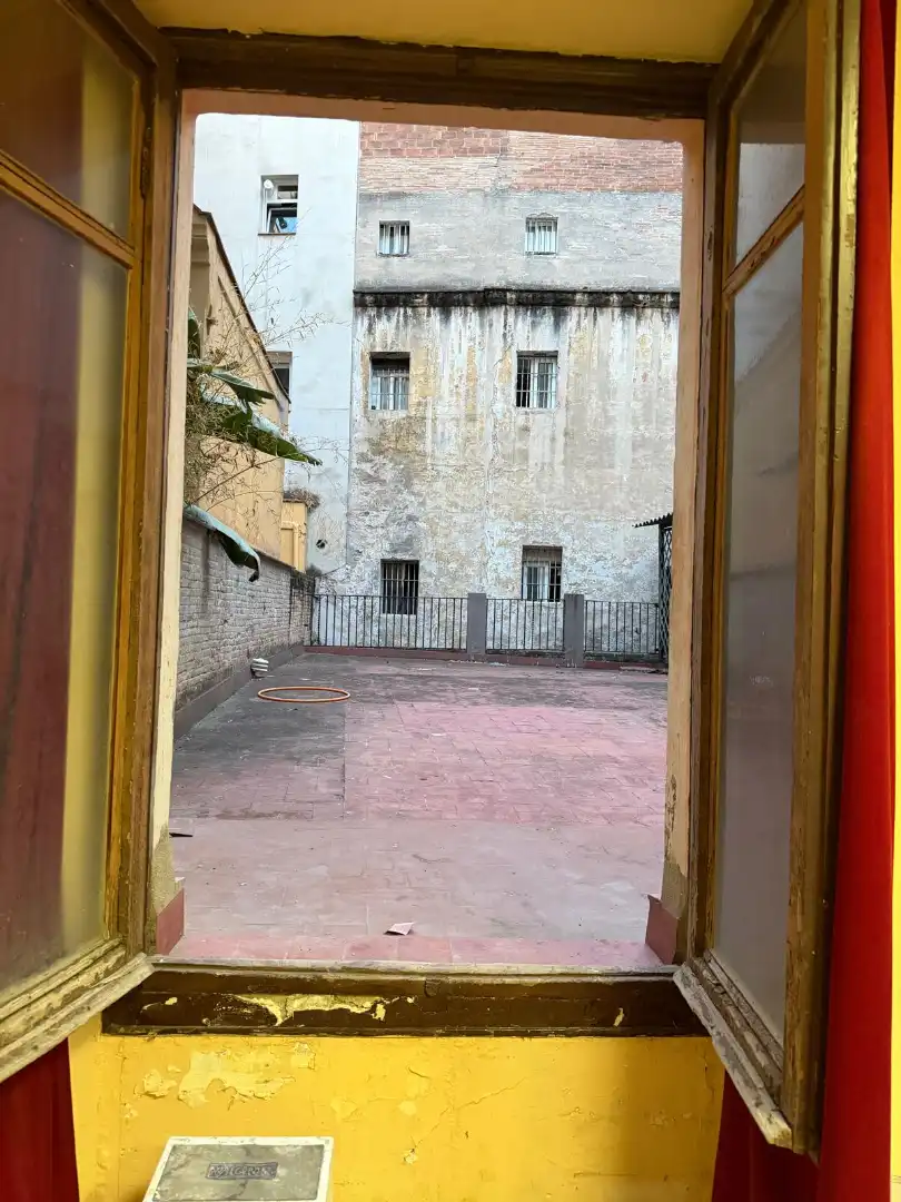 Vista exterior de Piso en venta en Barcelona con Terraza