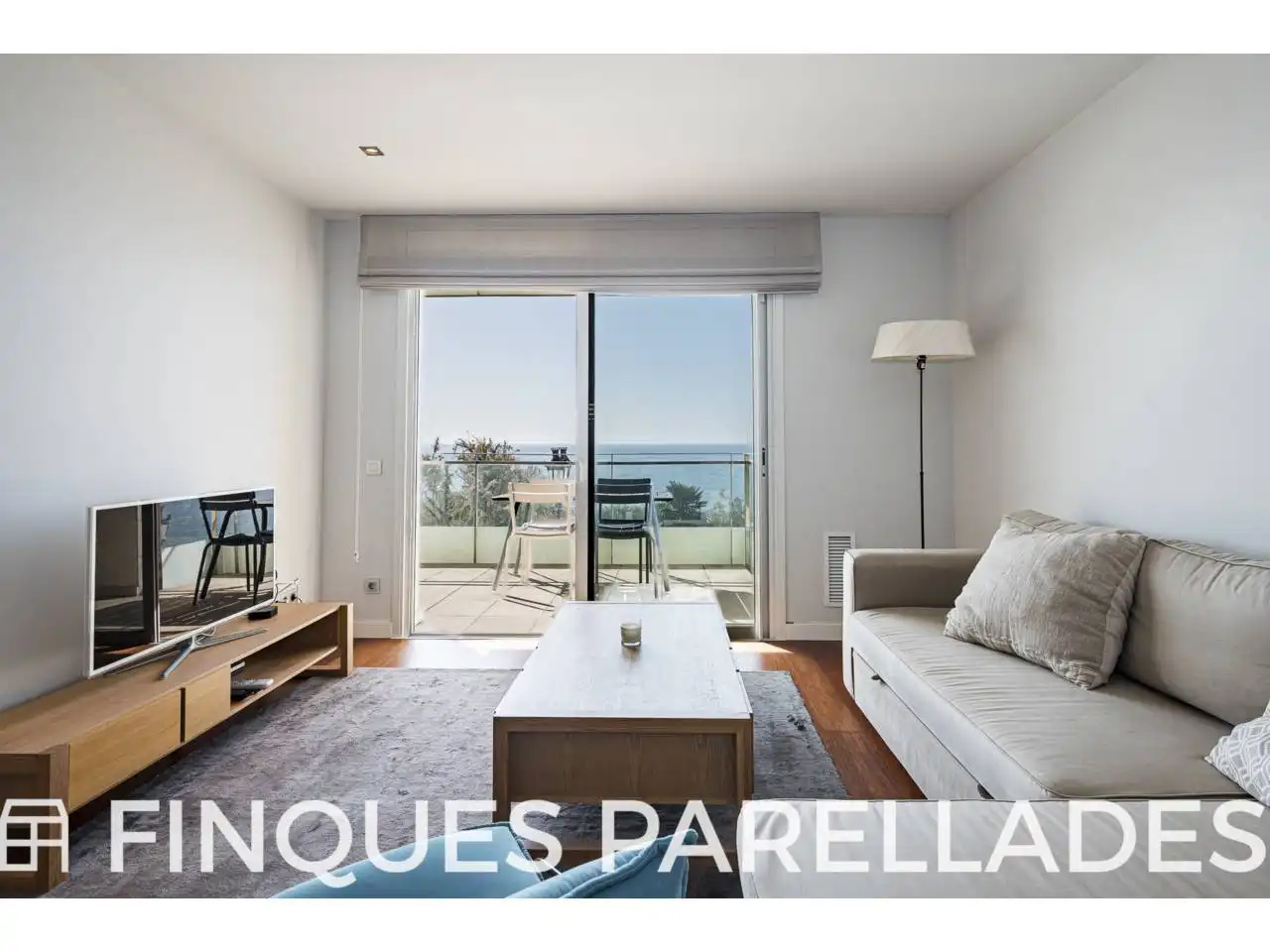Living room of Flat for sale in Sitges  with Air Conditioner, Heating and Parquet flooring