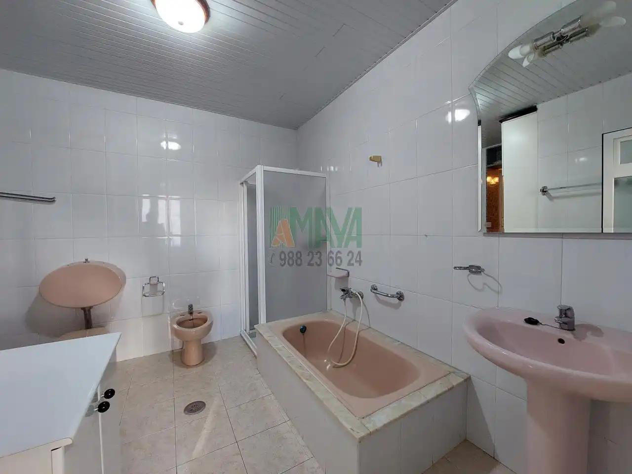 Baño de Casa o chalet en venta en Ribadavia con Calefacción, Jardín privado y Terraza