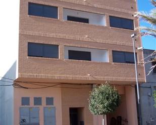 Vista exterior de Pis en venda en Almansa amb Calefacció i Balcó
