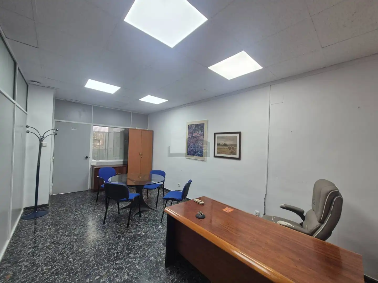 Office for rent in Patraix