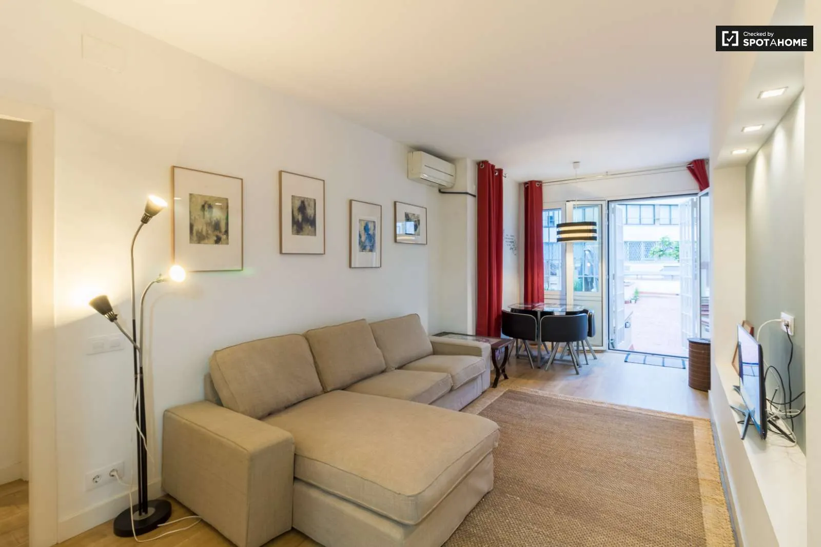 Sala de estar de Apartamento para compartir en  Barcelona Capital con Aire acondicionado, Calefacción y Terraza