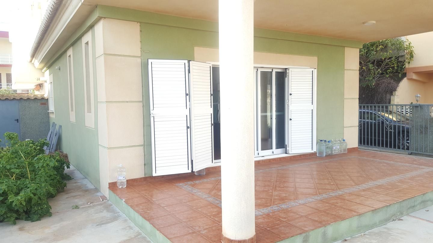 Exterior view of House or chalet for sale in Sueca  with Air Conditioner, Terrace and Furnished