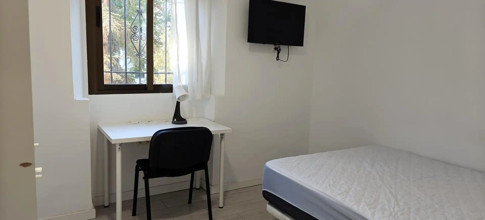 Schlafzimmer von Wohnung zur untervermieten in Beiro