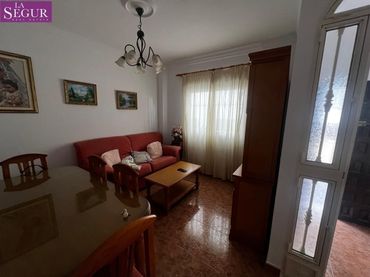 House with balcony for sale in Barbate ciudad