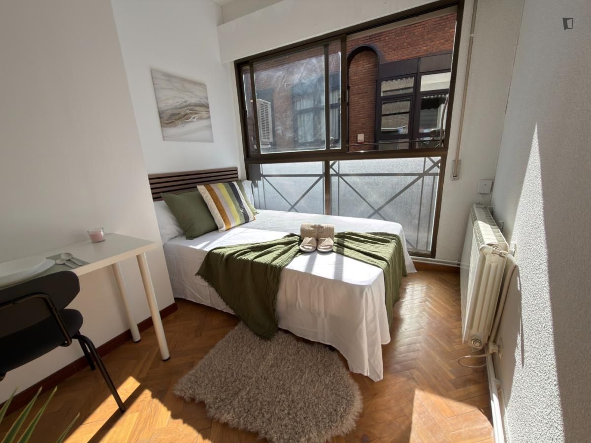 Habitación de Apartamento para compartir en  Madrid Capital con Calefacción, Amueblado y Horno