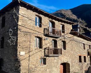 Vista exterior de Dúplex en venda en Alt Àneu amb Balcó