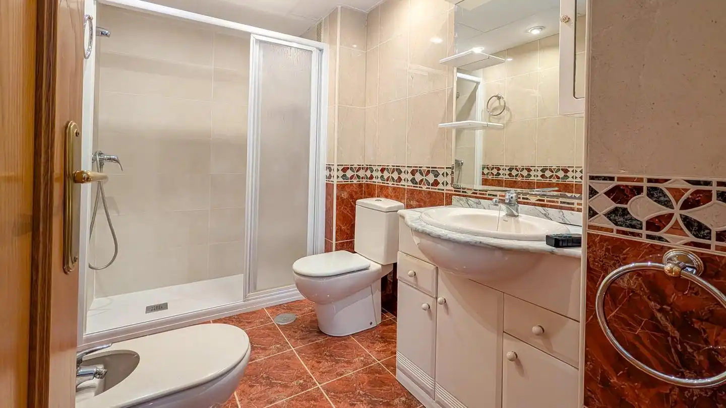 Bathroom of Flat for sale in Santa Pola  with Air Conditioner, Heating and Terrace