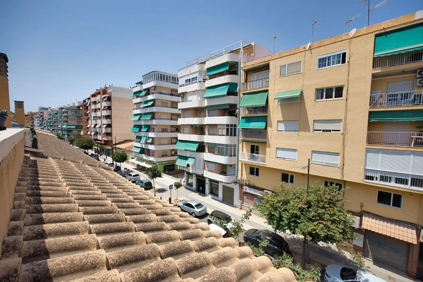 Außenansicht von Wohnungen zur Miete in El Campello mit Klimaanlage, Terrasse und Möbliert