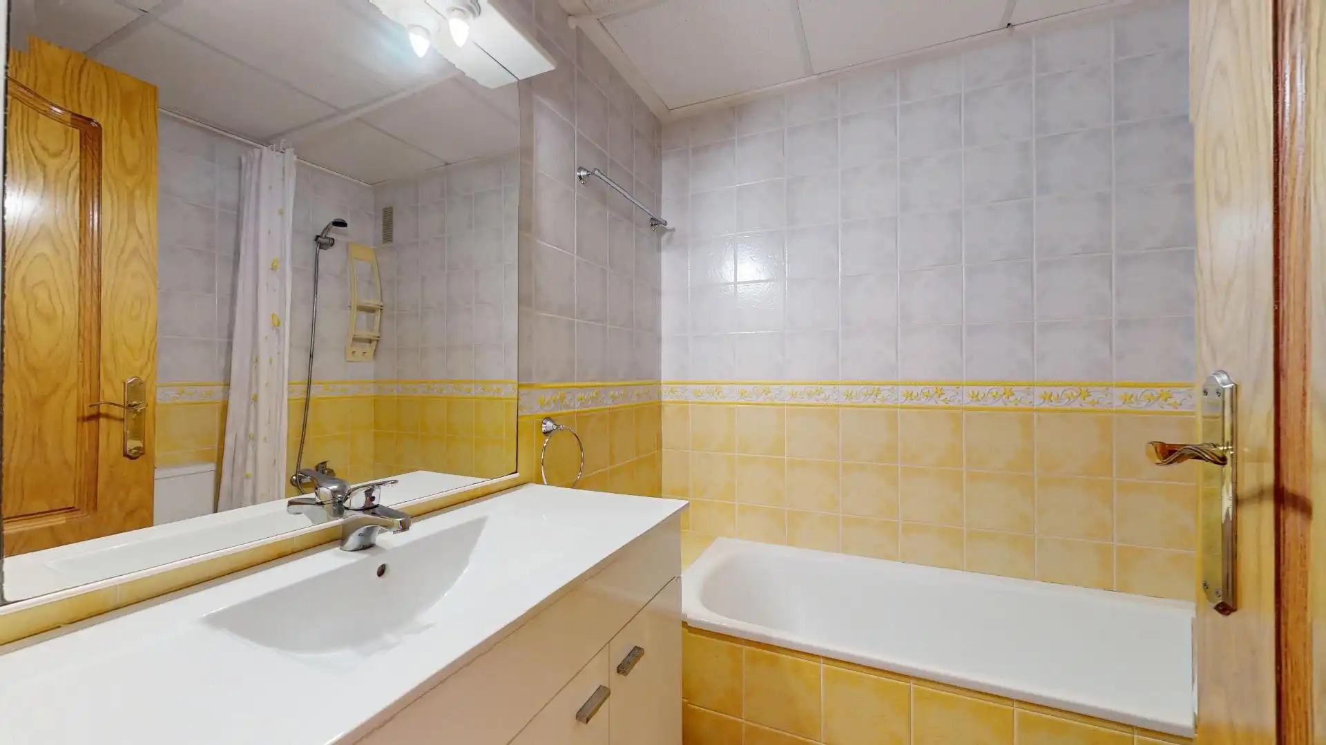 Baño de Dúplex en venta en San Pedro del Pinatar con Terraza, Amueblado y Piscina comunitaria