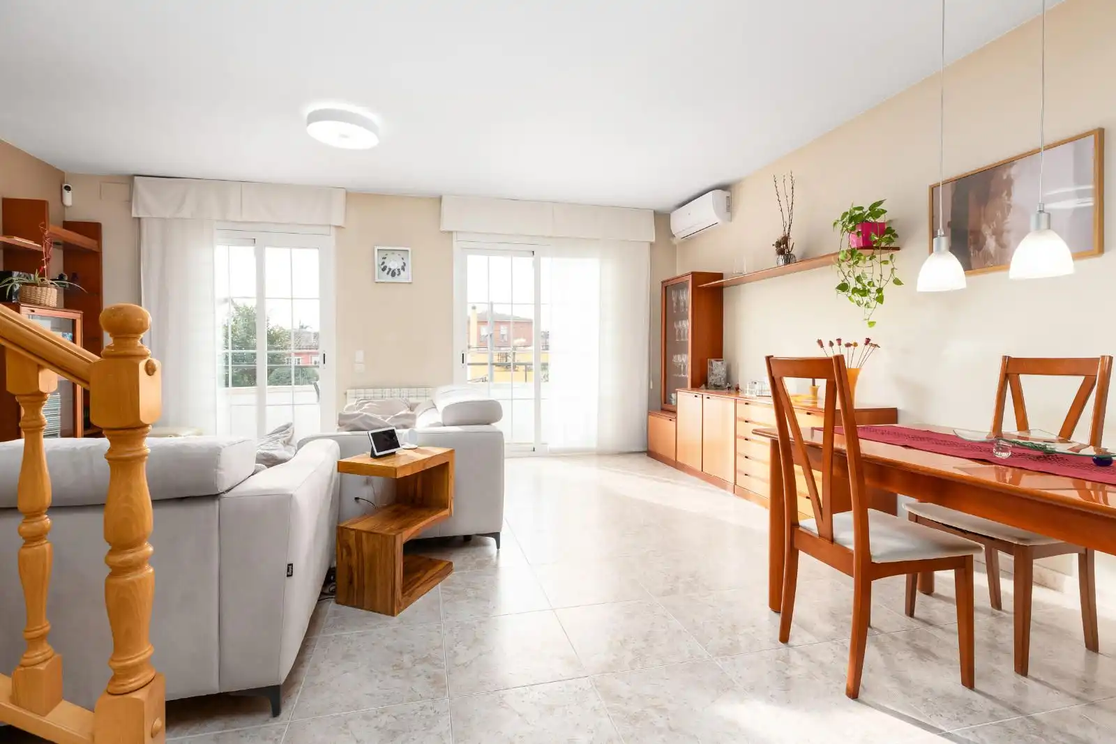Sala de estar de Casa adosada en venta en Parets del Vallès con Aire acondicionado, Calefacción y Trastero