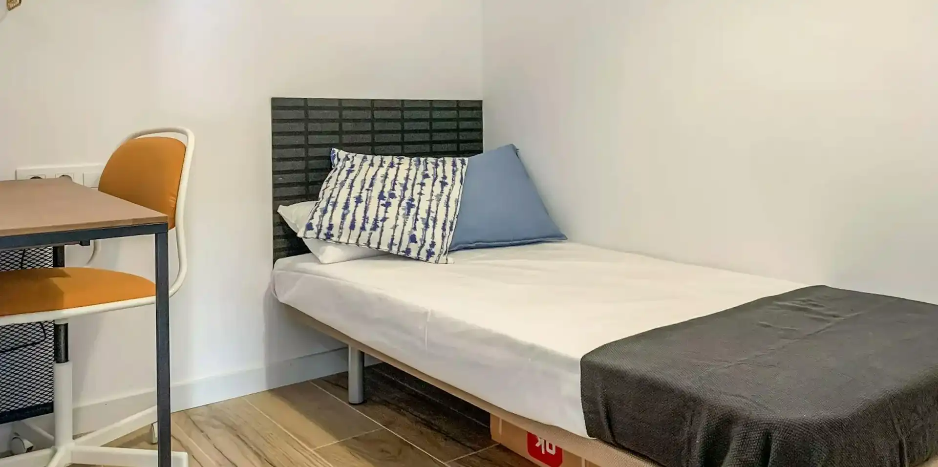 Habitación de Piso para compartir en L'Hospitalet de Llobregat con Calefacción, Amueblado y Lavadora