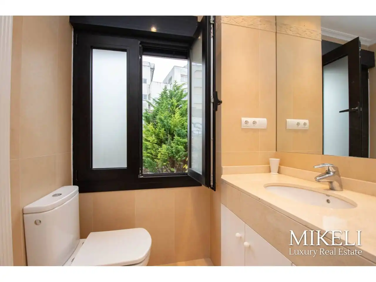Badezimmer von Wohnung zum Verkauf in Santander mit Heizung, Parkett und Terrasse