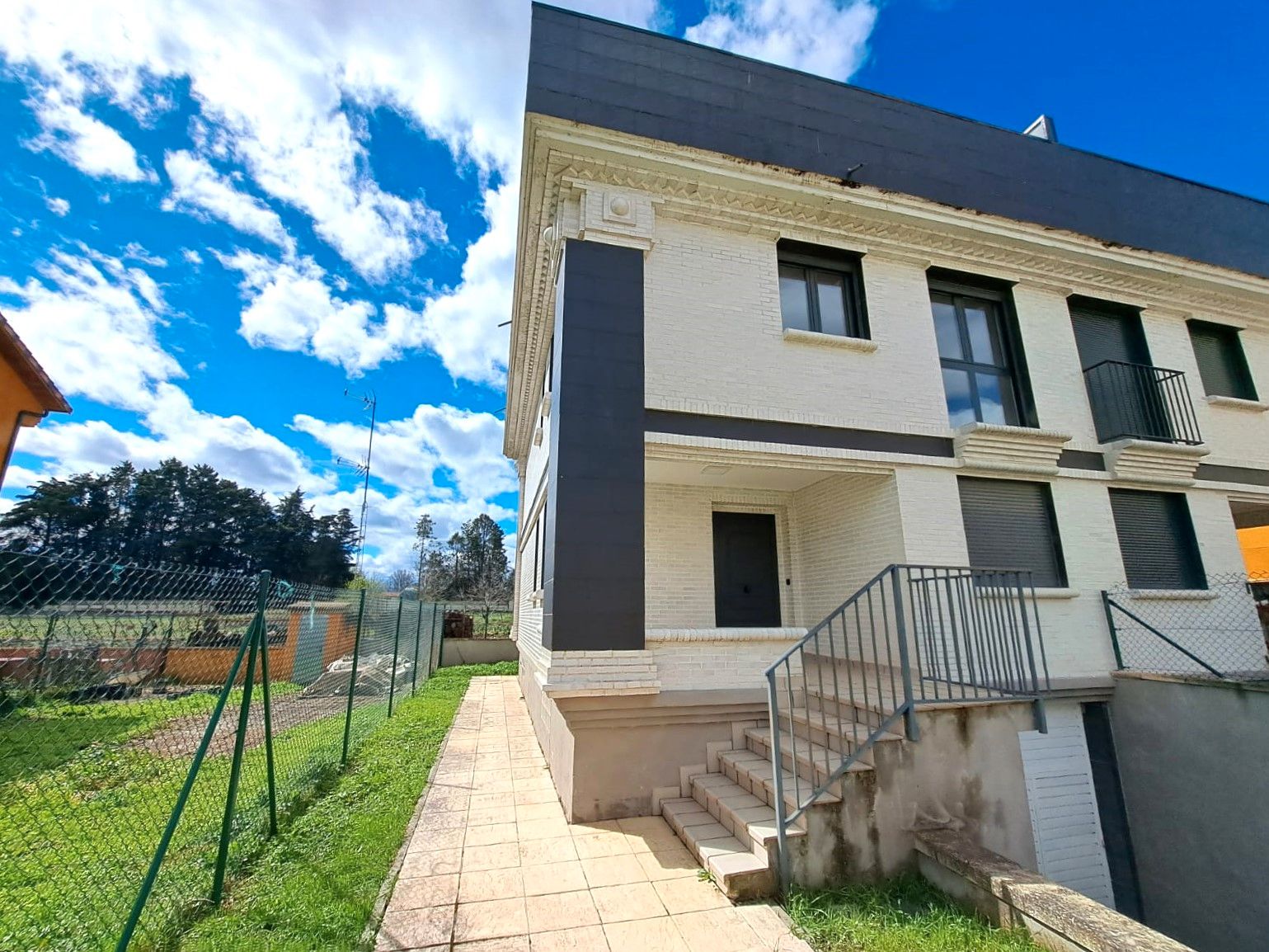 Exterior view of Single-family semi-detached for sale in Casalarreina  with Private garden and Terrace