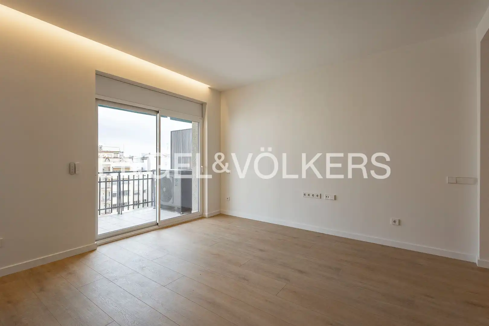 Exterior view of Flat for sale in Barcelona  with Air Conditioner, Heating and Parquet flooring