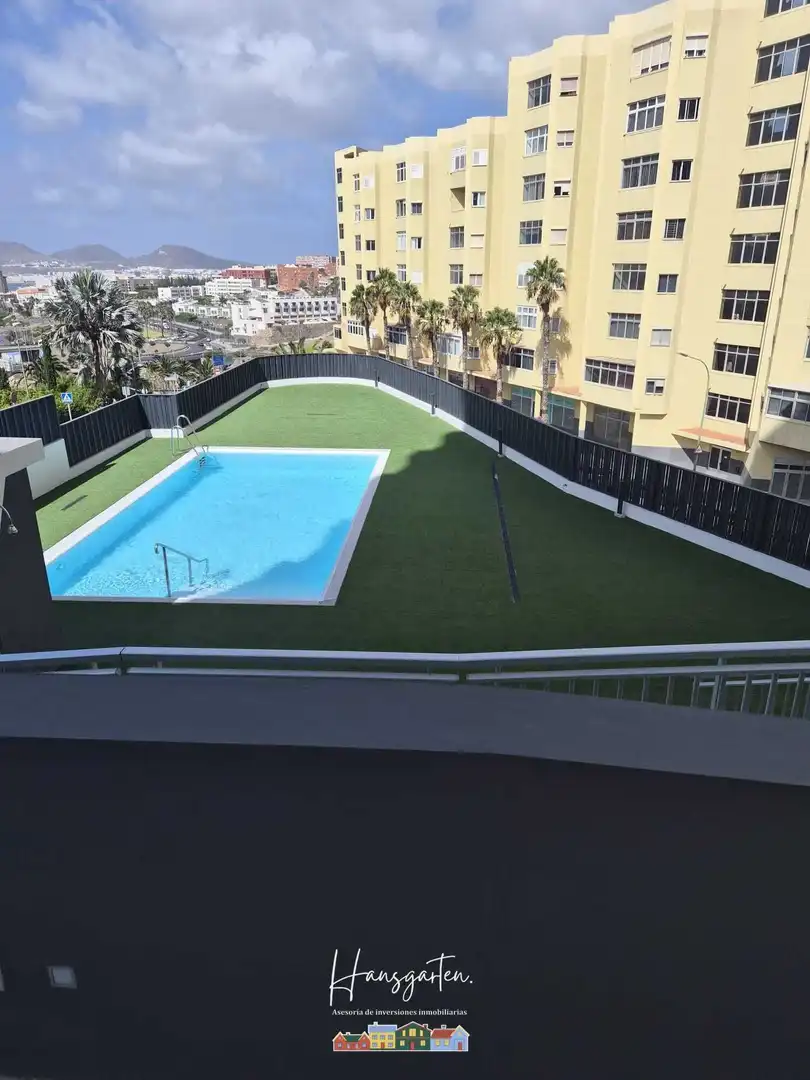 Piscina de Piso en venta en Las Palmas de Gran Canaria con Calefacción, Trastero y Piscina comunitaria