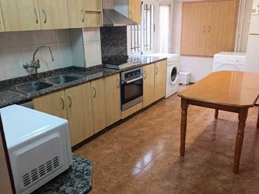 Rez-de-chaussée à vendre à Calle Cánovas del Castillo 20