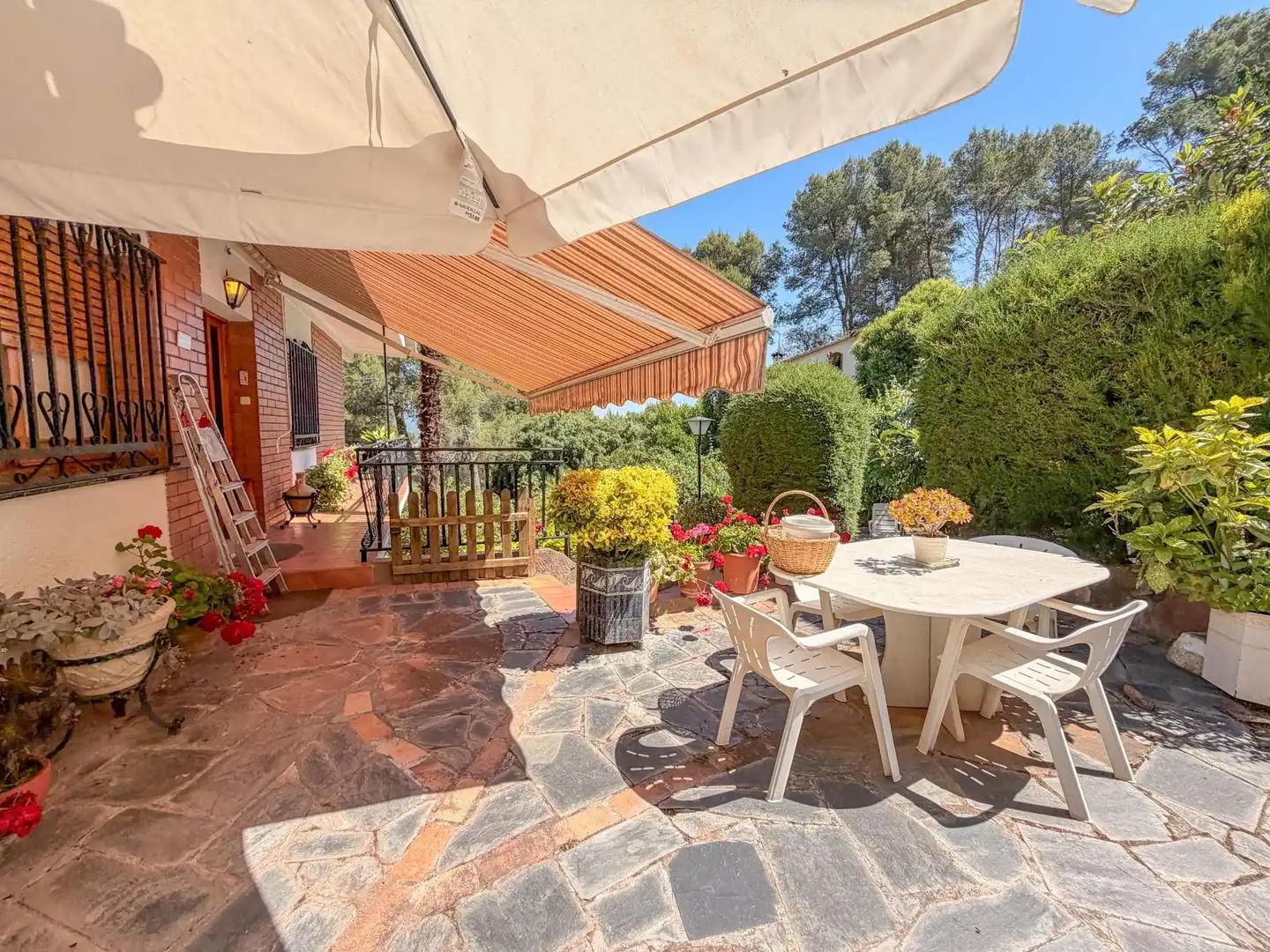 Terrassa de Casa o xalet en venda en Castellví de Rosanes amb Aire condicionat, Calefacció i Jardí privat