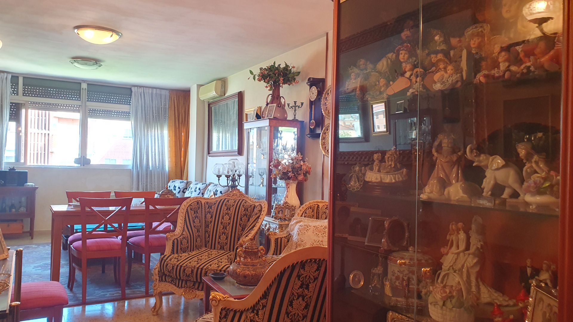 Sala d'estar de Pis en venda en  Madrid Capital amb Aire condicionat, Calefacció i Moblat