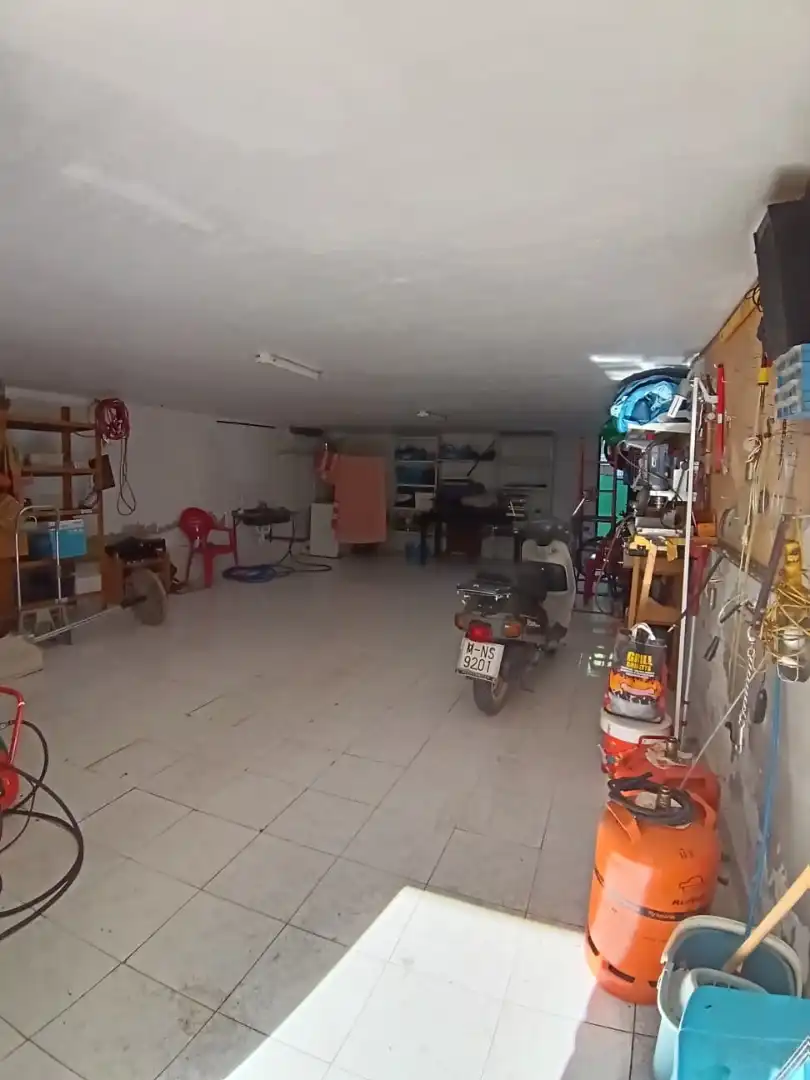 Casa o xalet en venda en Navaluenga amb Jardí privat, Terrassa i Moblat