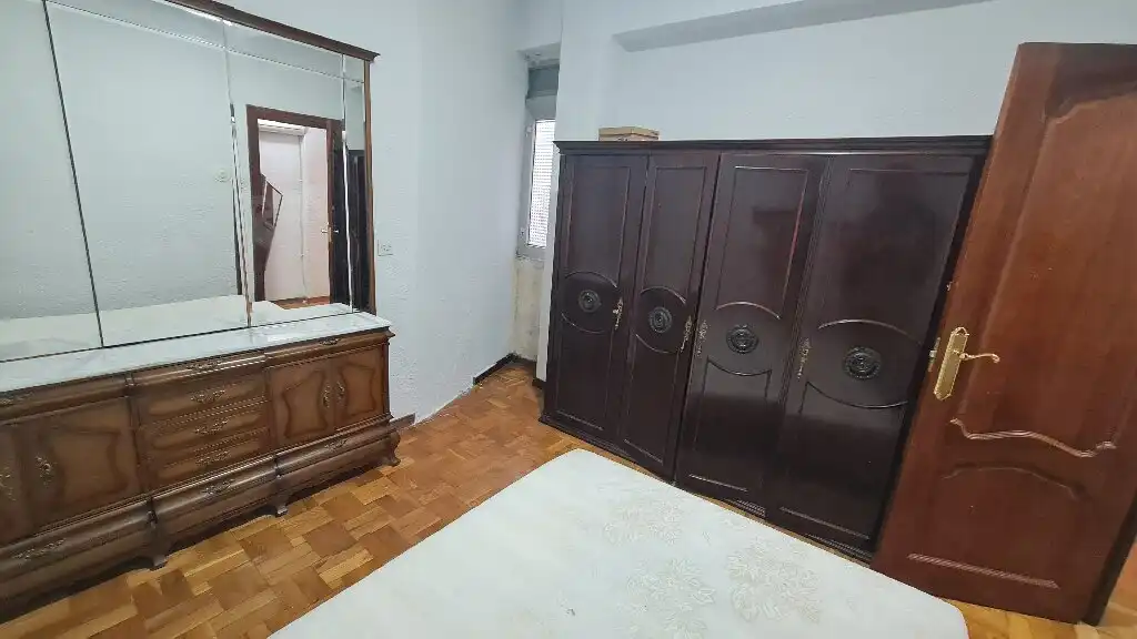 Habitación de Piso en venta en  Logroño con Amueblado y Balcón
