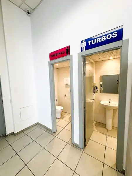 Badezimmer von Büro zum Verkauf in Móstoles mit Klimaanlage