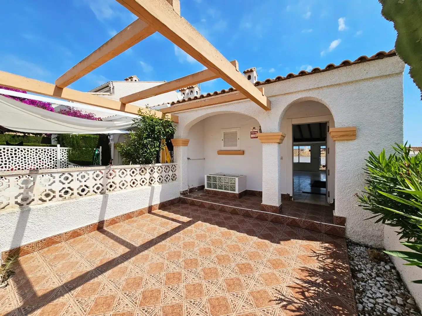 Terrassa de Casa o xalet en venda en Santa Pola amb Terrassa, Jacuzzi i Piscina comunitària