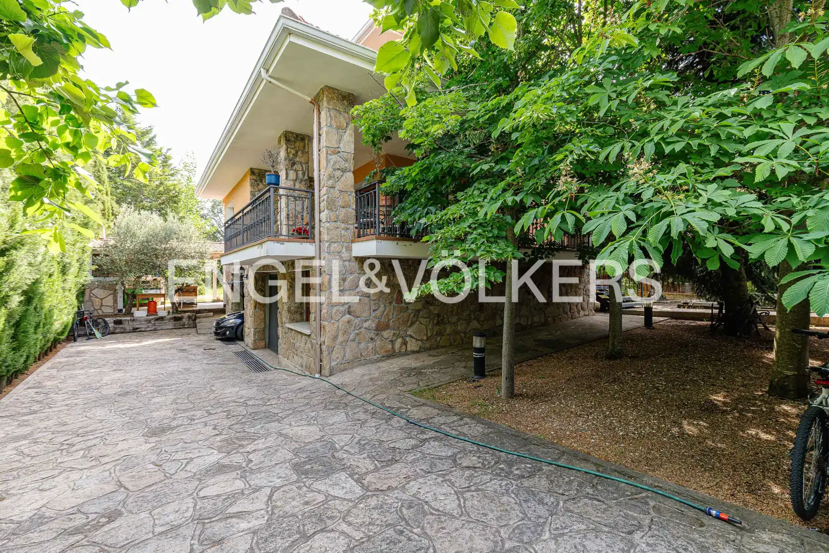 Exterior view of Houses for sale in Becerril de la Sierra  with Heating, Private garden and Terrace