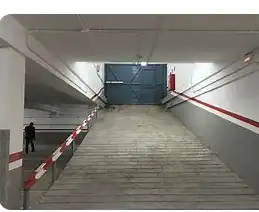 Parkplatz mit Aufzug zur Miete in Calle UA1 Peri