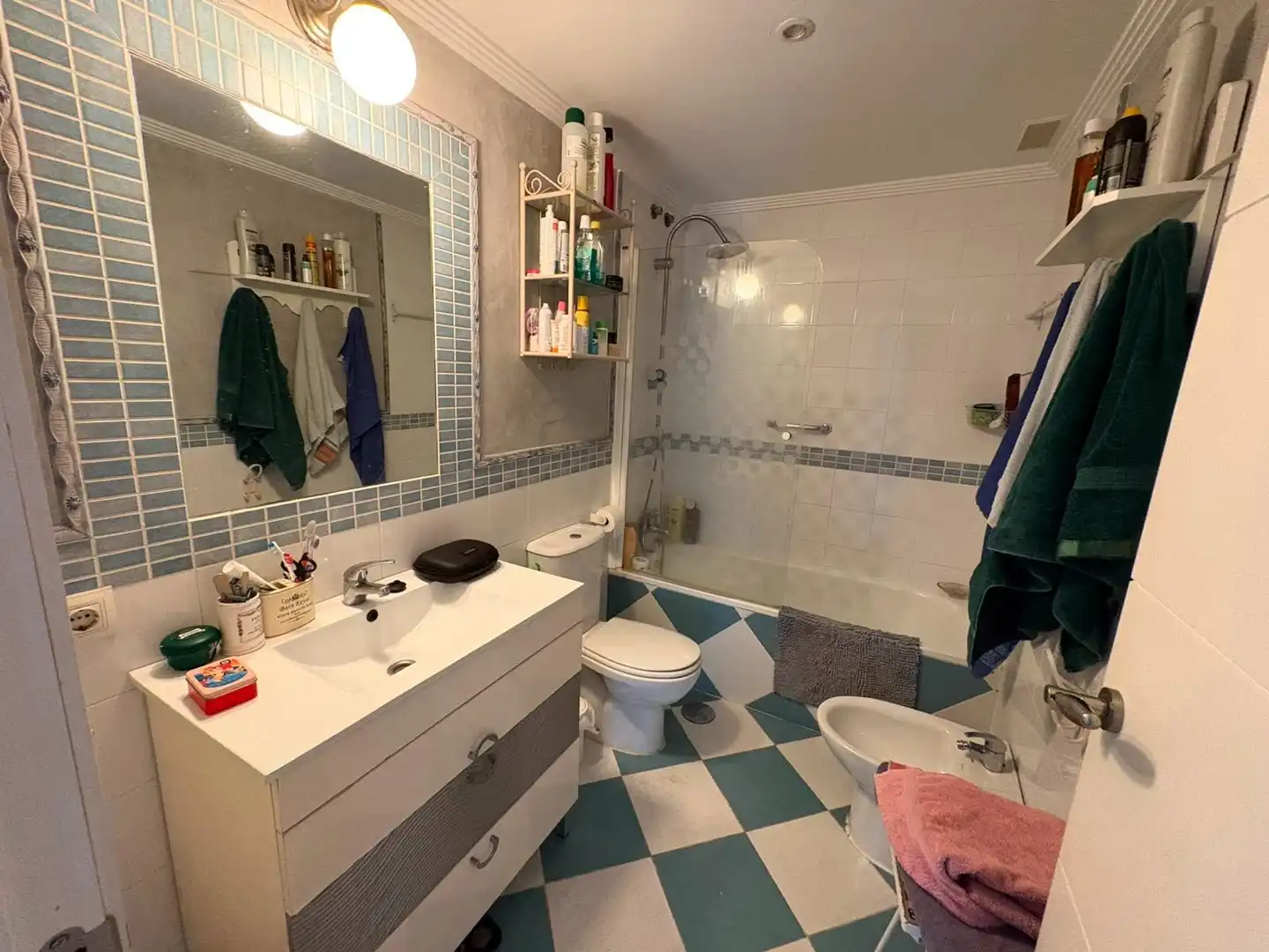 Baño de Casa adosada en venta en Bollullos de la Mitación con Aire acondicionado y Trastero