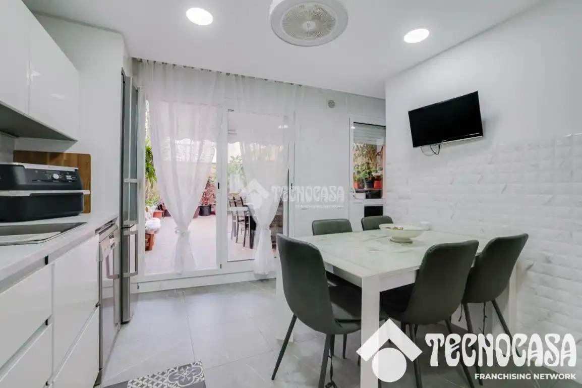 Maison jumelée avec terrasse à vendre à Centre - Nucli Antic, imagen 3