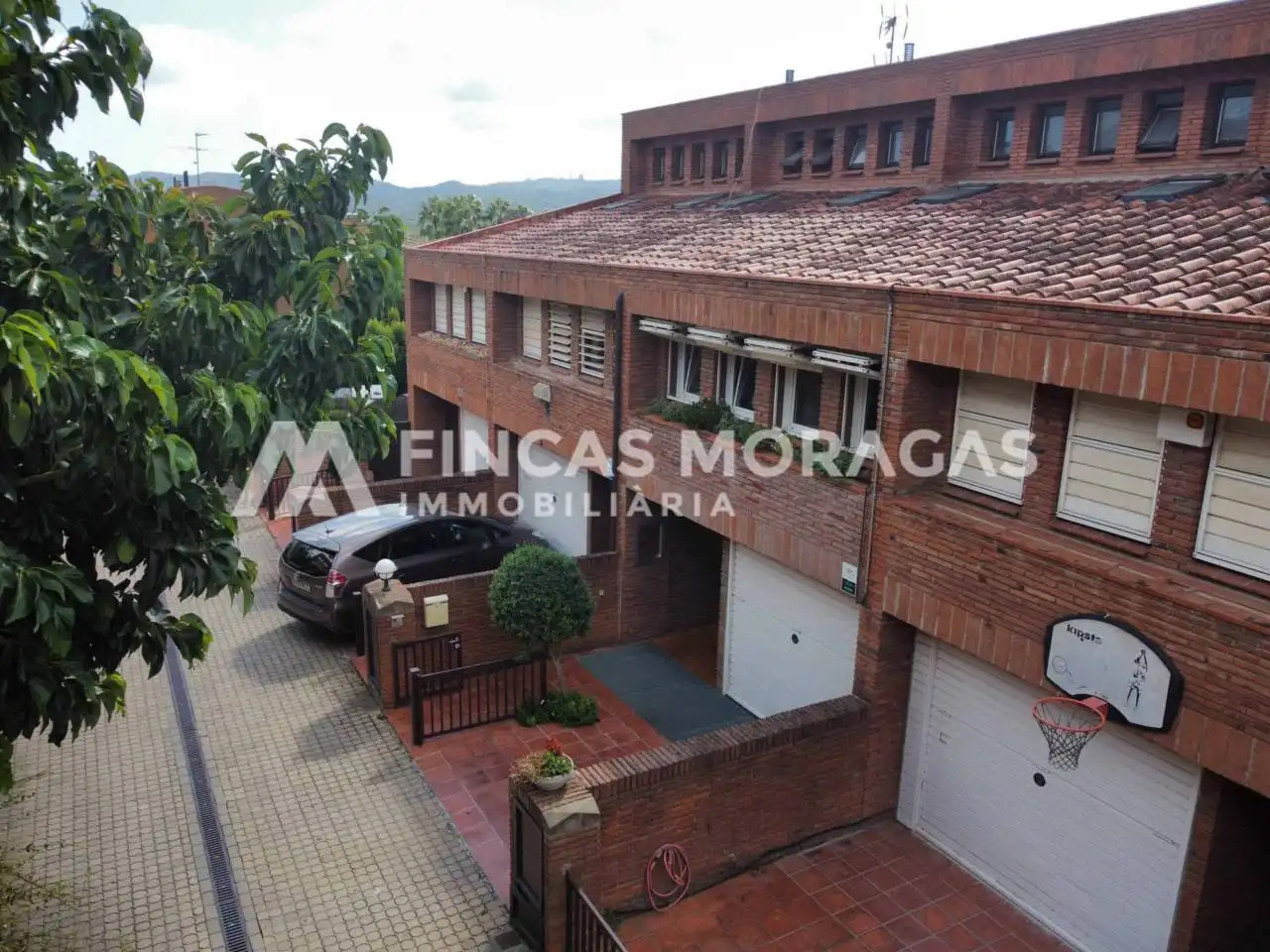 Vista exterior de Casa adosada en venda en Sant Domènec