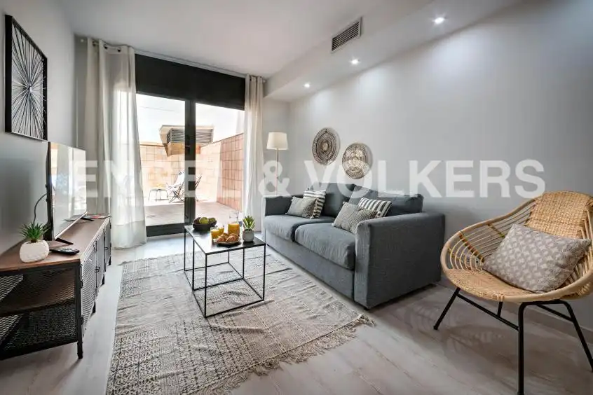 Wohnzimmer von Wohnung zur Miete in L'Hospitalet de Llobregat mit Klimaanlage, Heizung und Parkett
