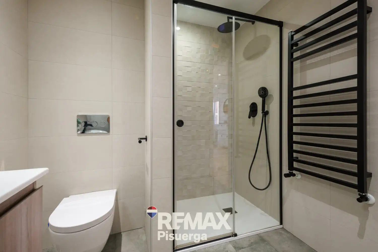 Baño de Piso en venta en Valladolid con Calefacción, Parquet y Terraza