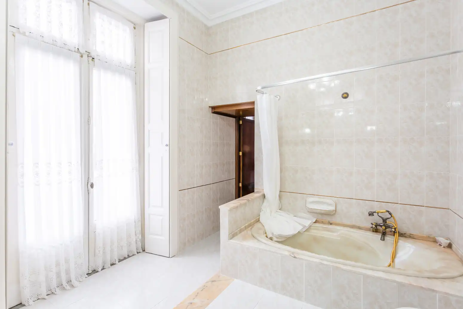 Baño de Piso en venta en Lekeitio con Calefacción y Balcón