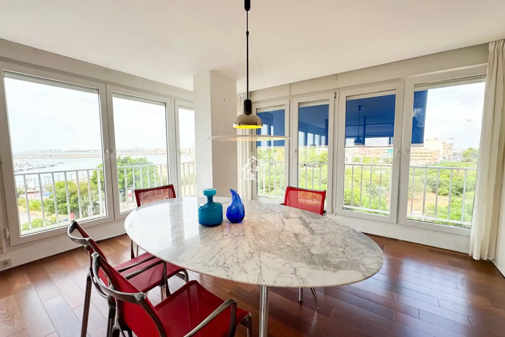 Comedor de Piso de alquiler en Torrevieja con Parquet, Terraza y Piscina