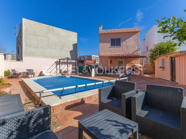 Casa amb balcó en venda a Grau de Gandia - Venecia - Marenys de Rafalcaid