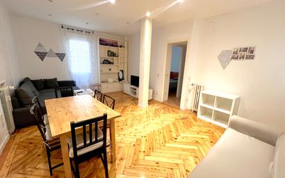 Living room of Flat to rent in  Madrid Capital  with Air Conditioner, Heating and Furnished
