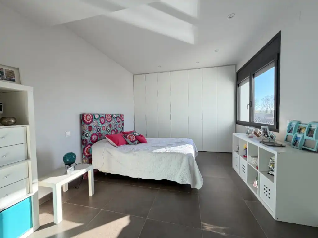 Habitación de Casa o chalet en venta en Cornellà del Terri con Jardín privado, Terraza y Piscina