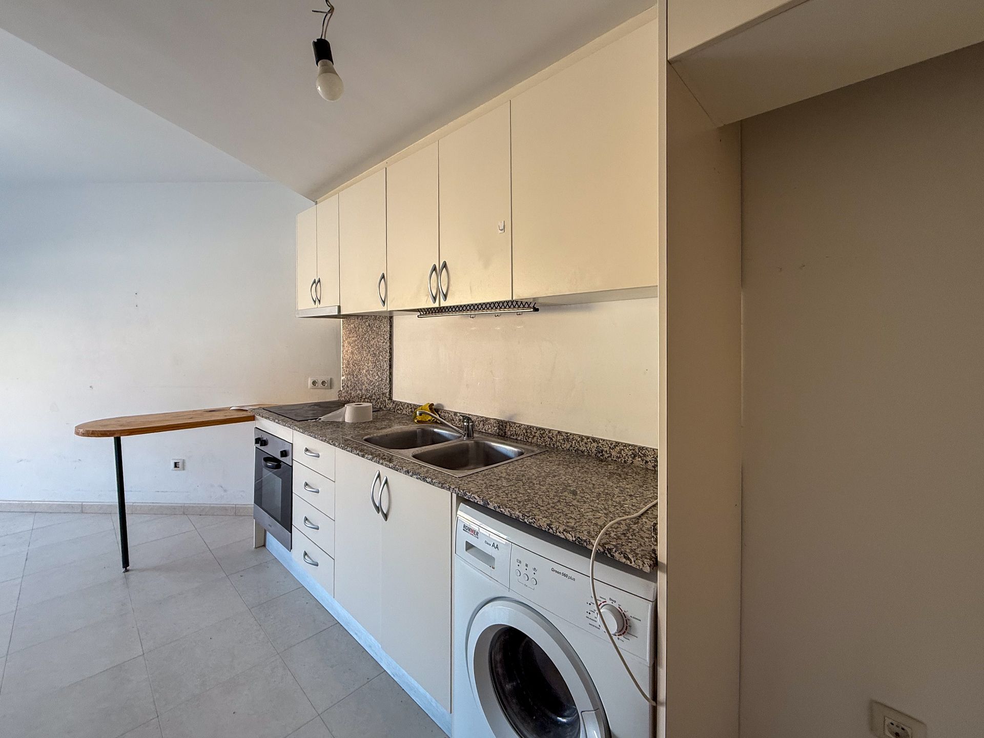 Cuina de Pis en venda en Olot amb Aire condicionat, Calefacció i Forn