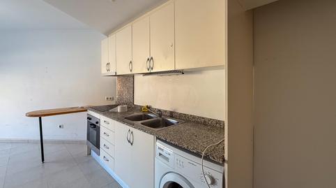 Foto 2 de Pis en venda a Carrer Almogàvers, Olot, Girona