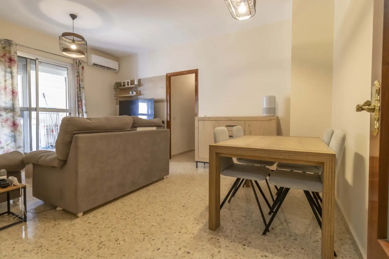 Sala de estar de Piso en venta en Sevilla con Aire acondicionado y Terraza