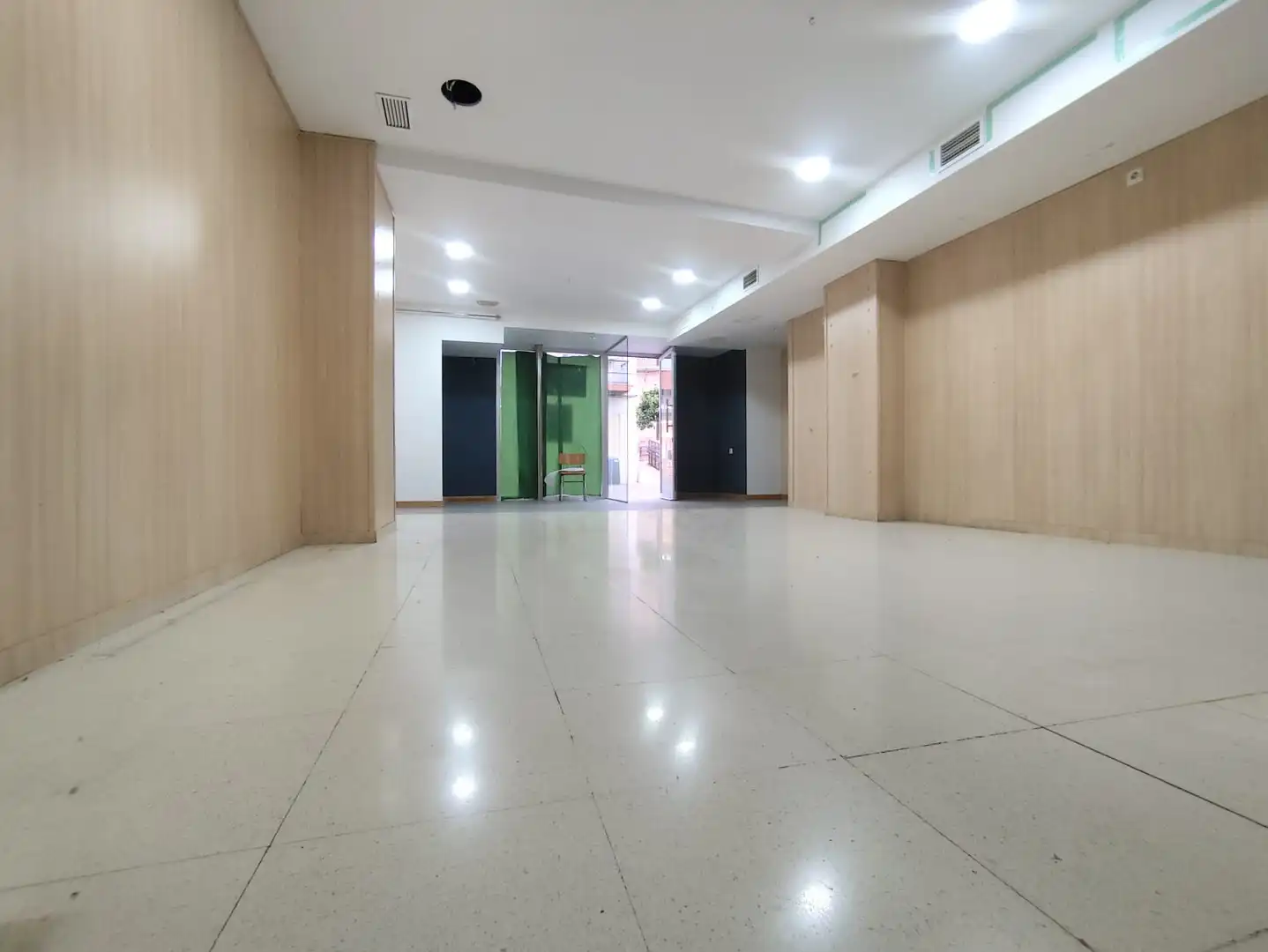 Local de alquiler en Calle Obispo Cobos, 20