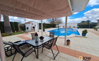 Swimming pool of House or chalet for sale in Badajoz Capital  with Air Conditioner, Heating and Private garden