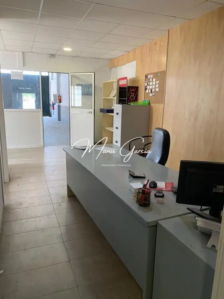 Nave industrial de alquiler en Lucena