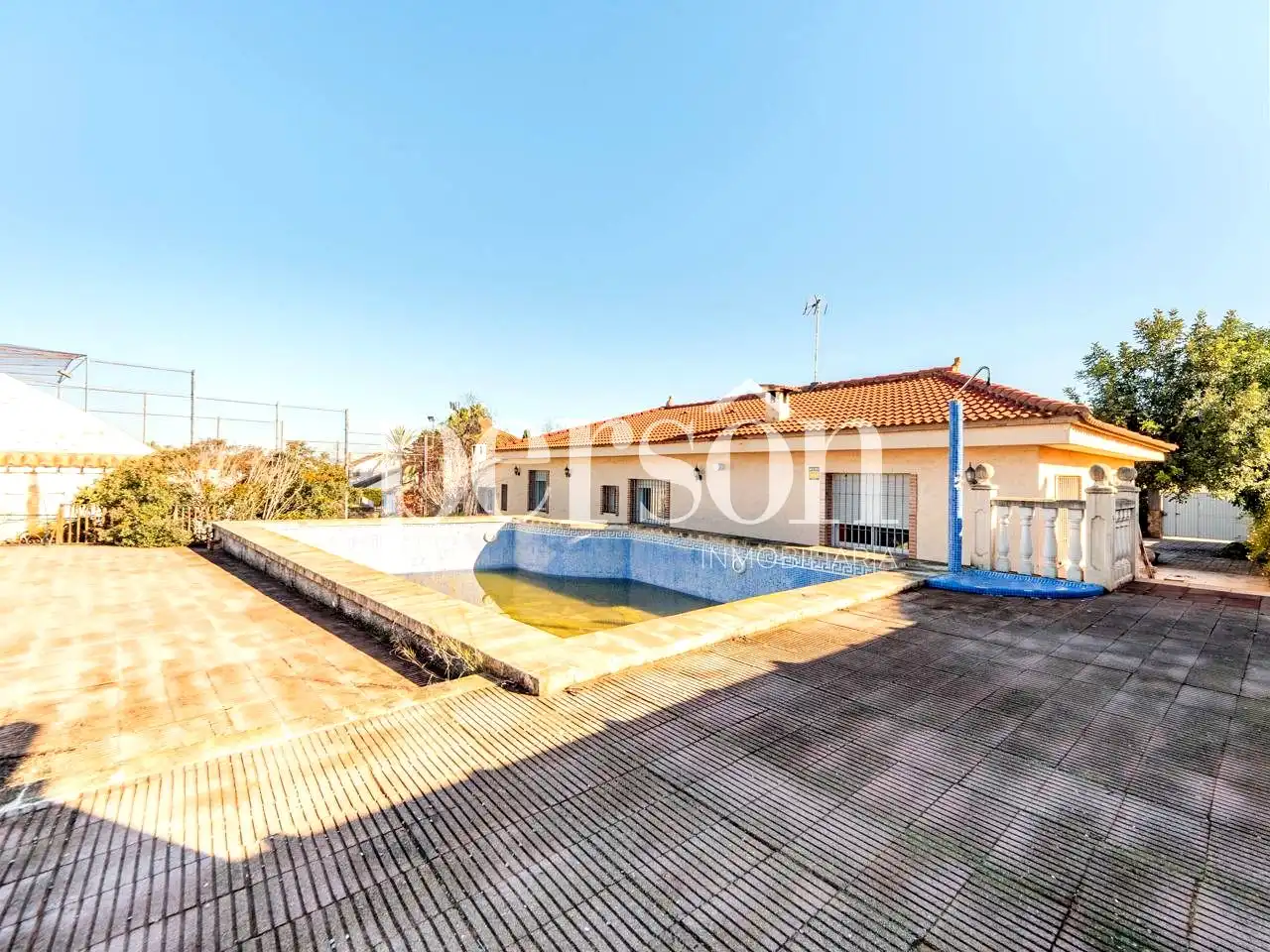 Piscina de Casa o chalet en venta en Chiva con Jardín privado, Terraza y Piscina