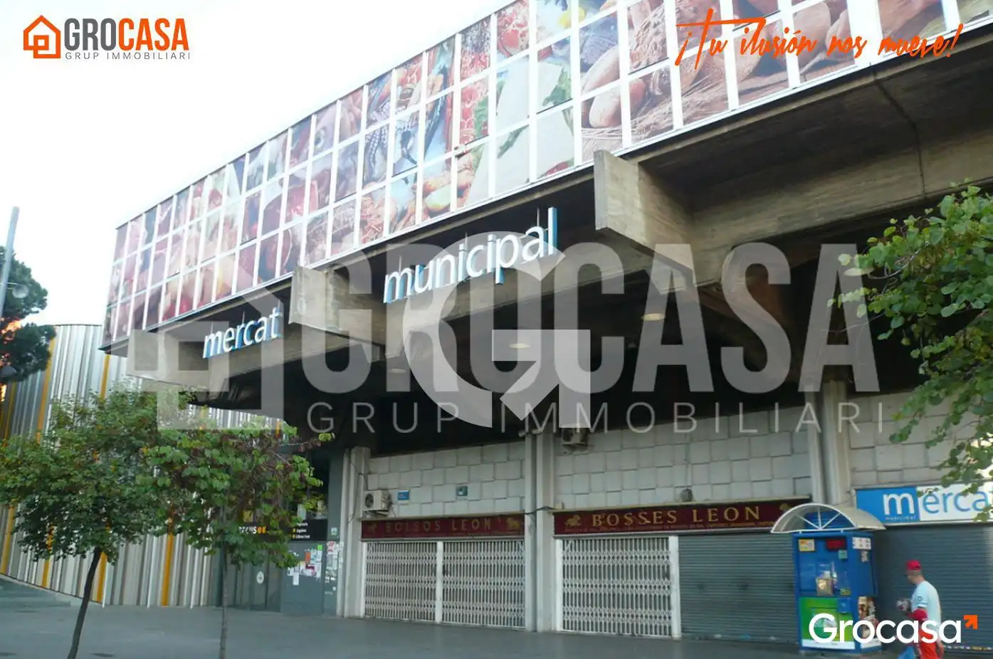 Vista exterior de Piso en venta en Cornellà de Llobregat con Aire acondicionado, Amueblado y Horno