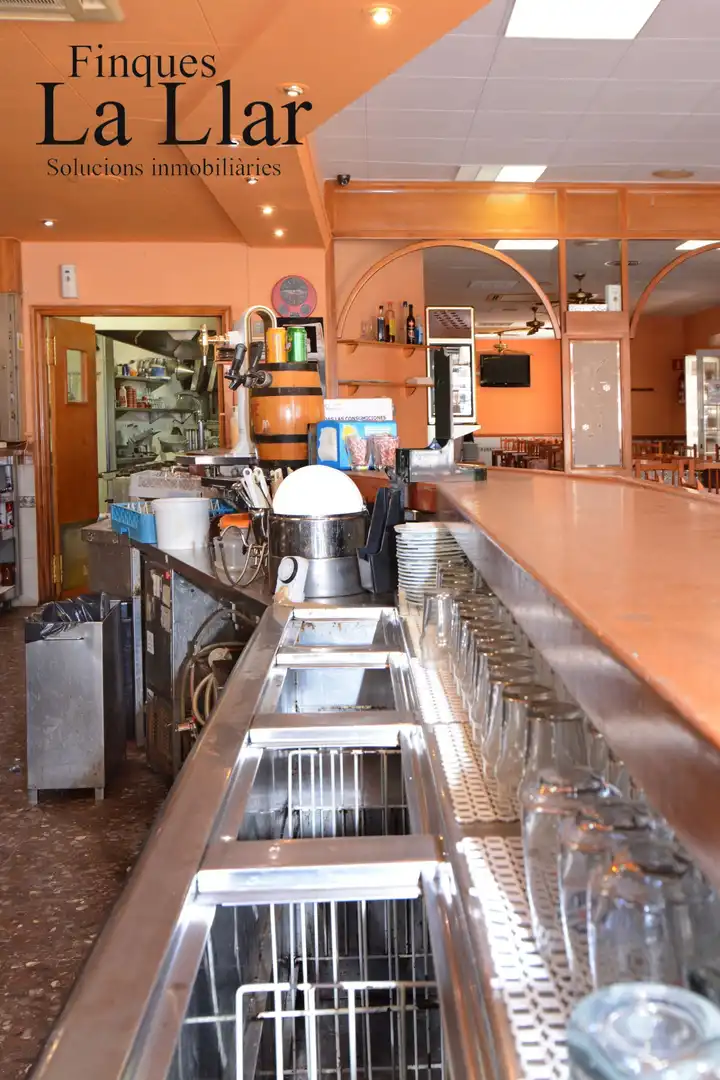 Commercial properties for sale in d'Ernest Lluch, Torrent Ballester